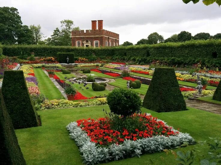 Plant england. Сады Эксбери Великобритания. Сад Раушем Англия. Гарден парк в Британии. Сады Рушэм в Британии.