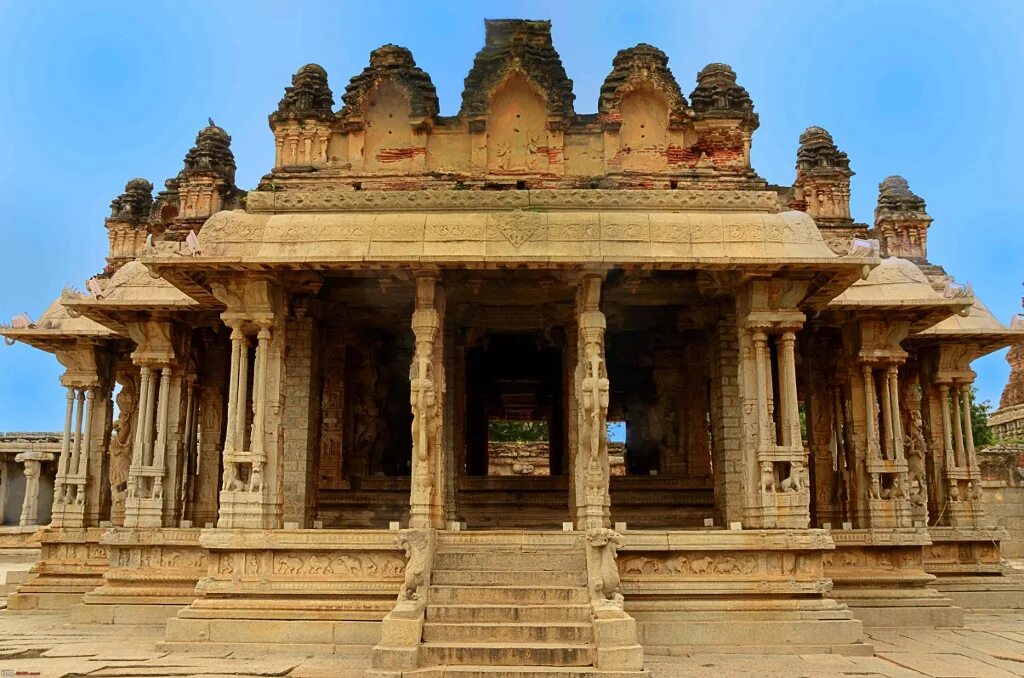 Включи temple. Храм Вирупакши в Хампи. Храм Виттала Индия. Индия храмовый комплекс Хампи. Храм бала-Кришны, Хампи, Индия.