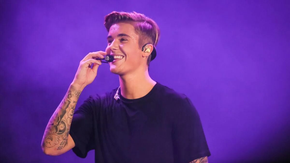 Джастин бибер постер. Песни justin bieber company. Джастин бибер бейби. Джастин бибер компани. Justin bieber 2023.