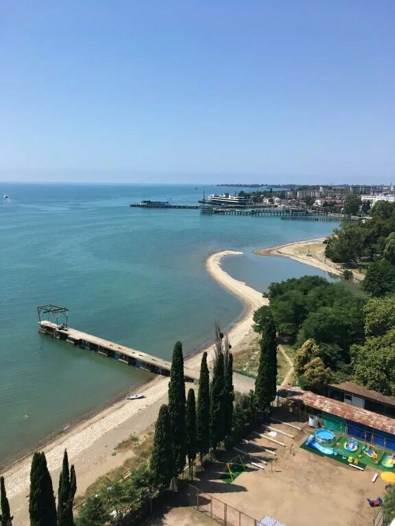 сухум отдых 2023. корпус бриз сухуми абхазия. сухум берег моря. сухум отдых 2023. санаторий мво сухум корпус бриз.