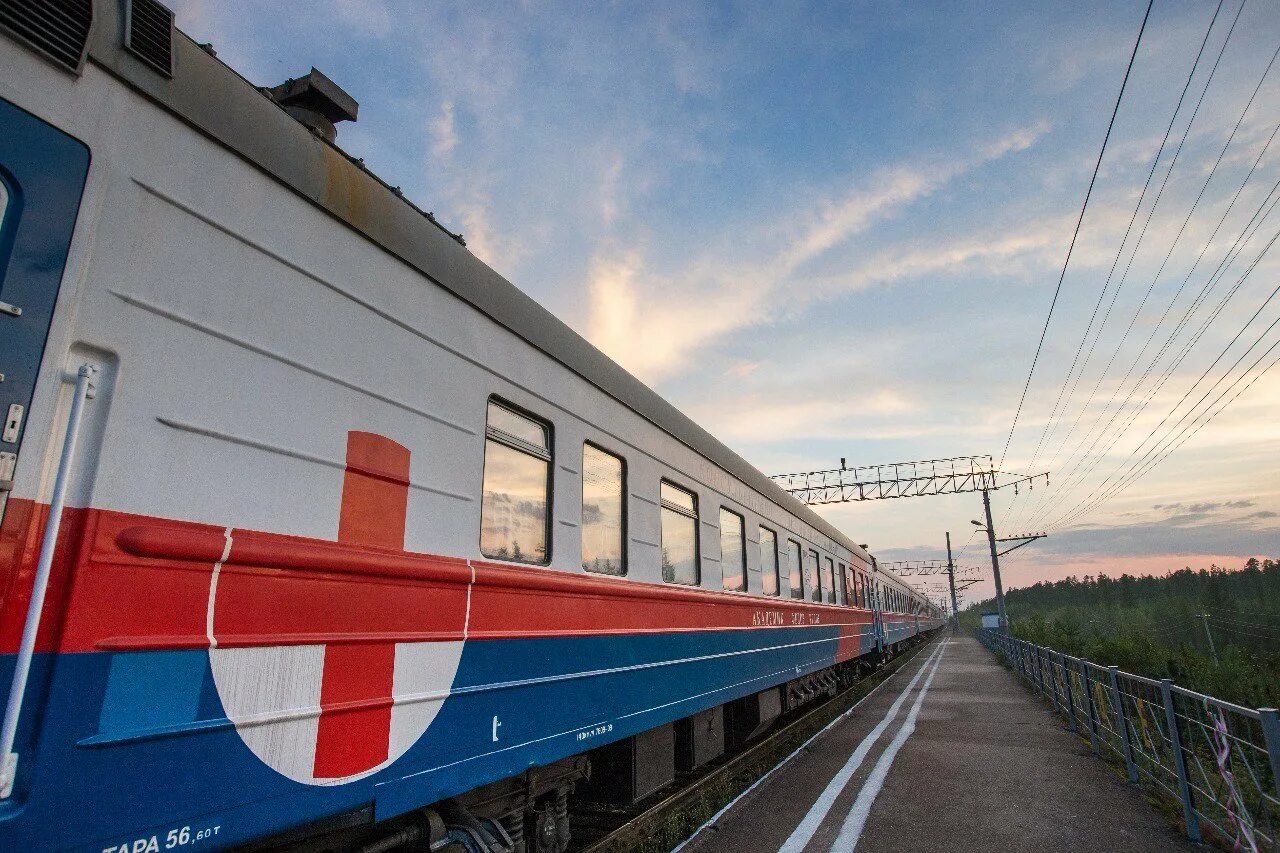 Поезд 124 красноярск абакан. Москва междуреченск поезд. Электричка абакан междуреченск. Дорога бискамжа междуреченск. Кузбасс пригород поезд.