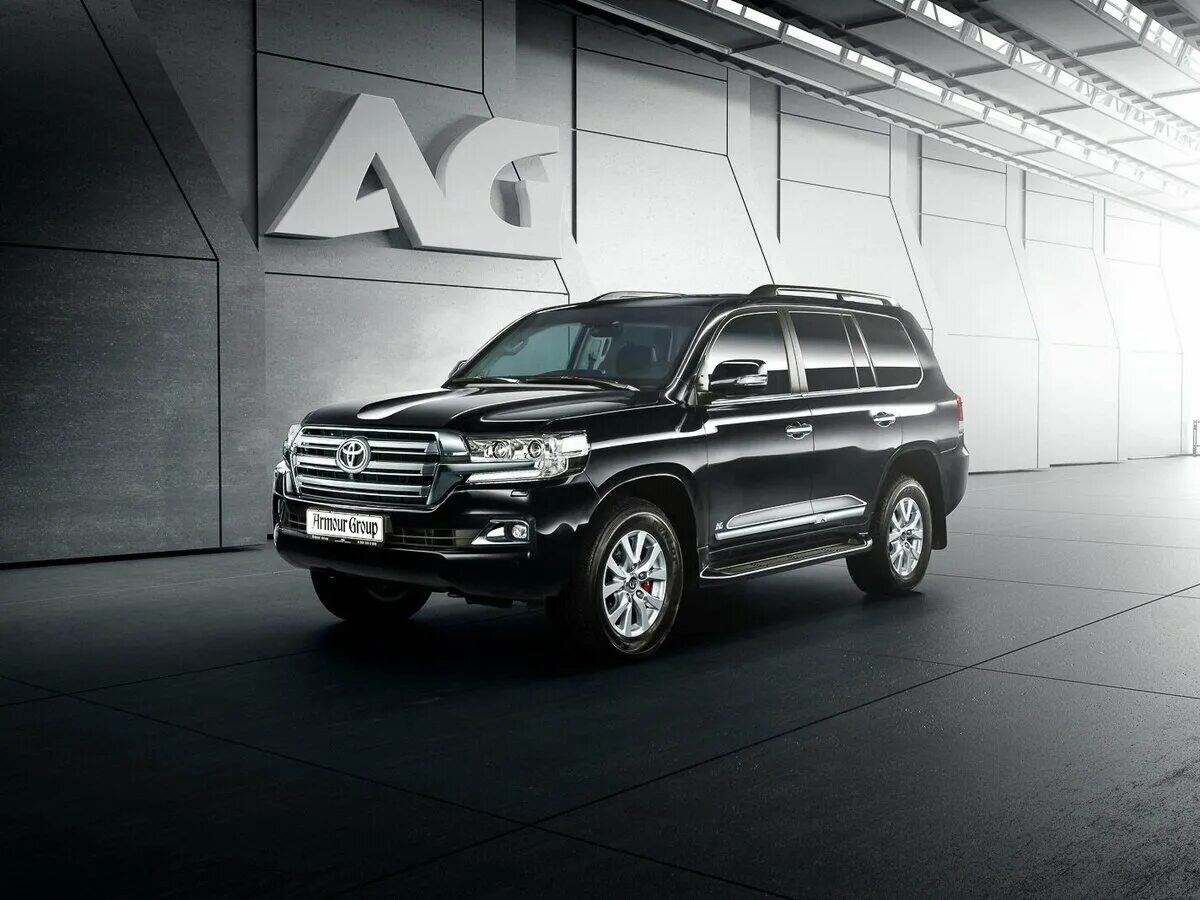 бронированный крузер. Toyota land cruiser 200 armoured. бронированная тойота ленд крузер 300. тойота ленд крузер 5. Toyota land cruiser 200 бронированный.