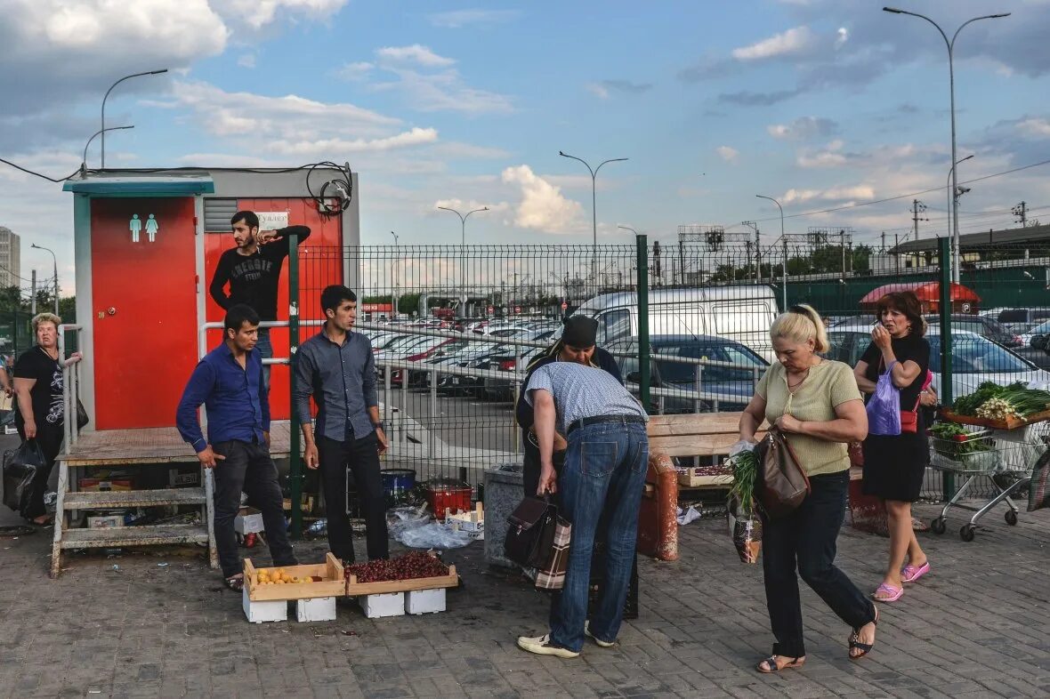 Теплостановский рынок. Рынок теплый стан. Овощной рынок теплый стан. Новый рынок теплый стан. Теплый стан рынок часы