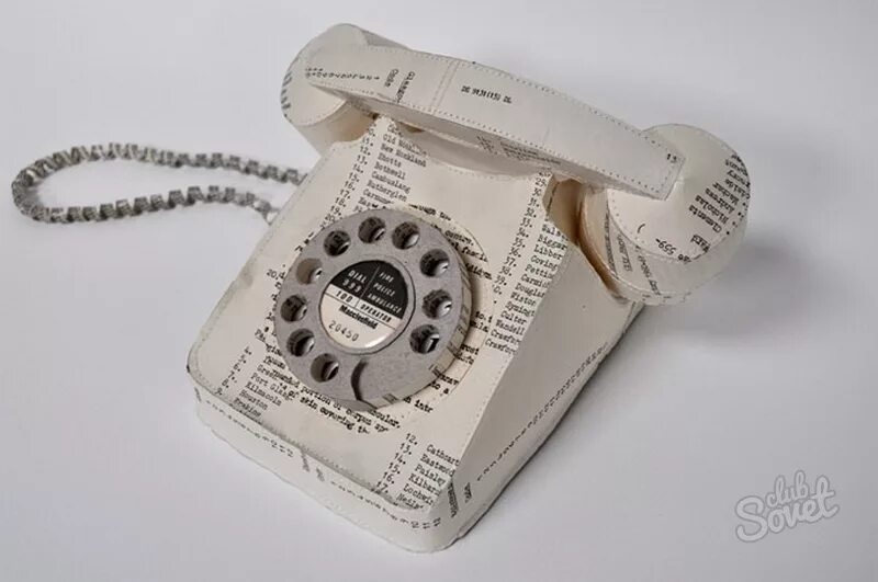 Телефон бумаги фото. Телефонная трубка из картона. Телефон из бумаги. Телефон из картона. Трубка телефона из картона.