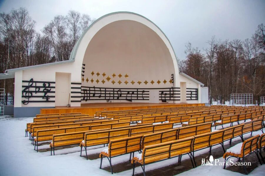 Парки эстрада. Симфоническая эстрада в парке Сокольники. Симфоническая эстрада в Сокольниках ограда. Парк Сокольники сцена. Сцена симфонической эстрады в Сокольниках.