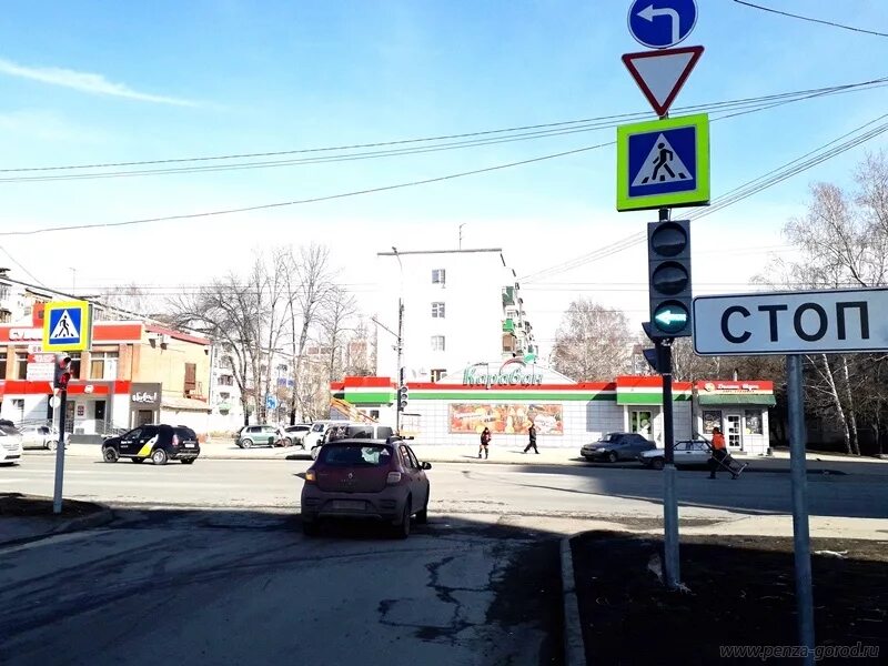 Суворовский перекресток пенза. Перекресток на суворова пенза. перекресток на улице суворова пенза. перекресток суворовский пенза. светофорная улица пенза.