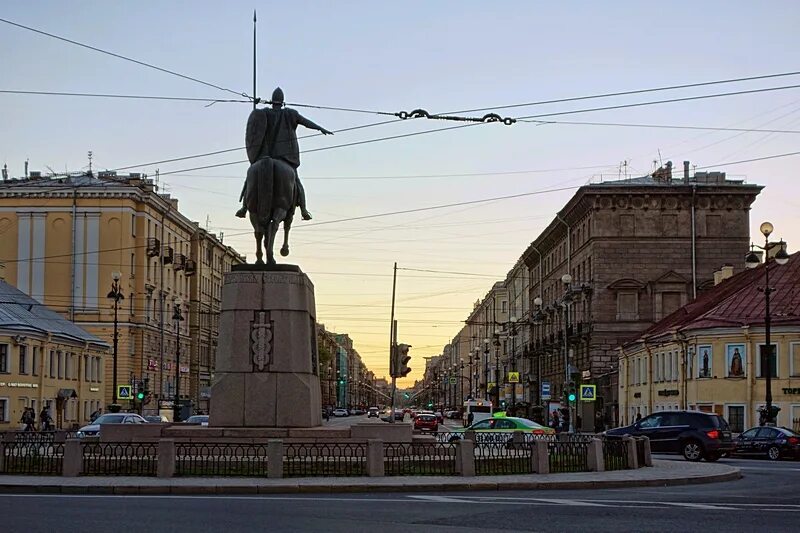 Невском спб отзывы. Площадь Невского в Питере.