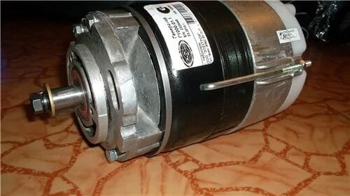 Генератор на мотоцикл урал 12 вольтовый. Генератор мотоцикла урал 12 вольт. Генератор г 700 14 в на мотоцикл урал. Генератор мотоцикла урал г424. Генератор 6 вольт урал.