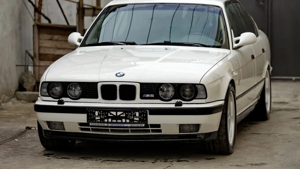 Е34 белая. BMW e34 белая. BMW e34 m5 белая. БМВ 34 белая. БМВ е34 белая.