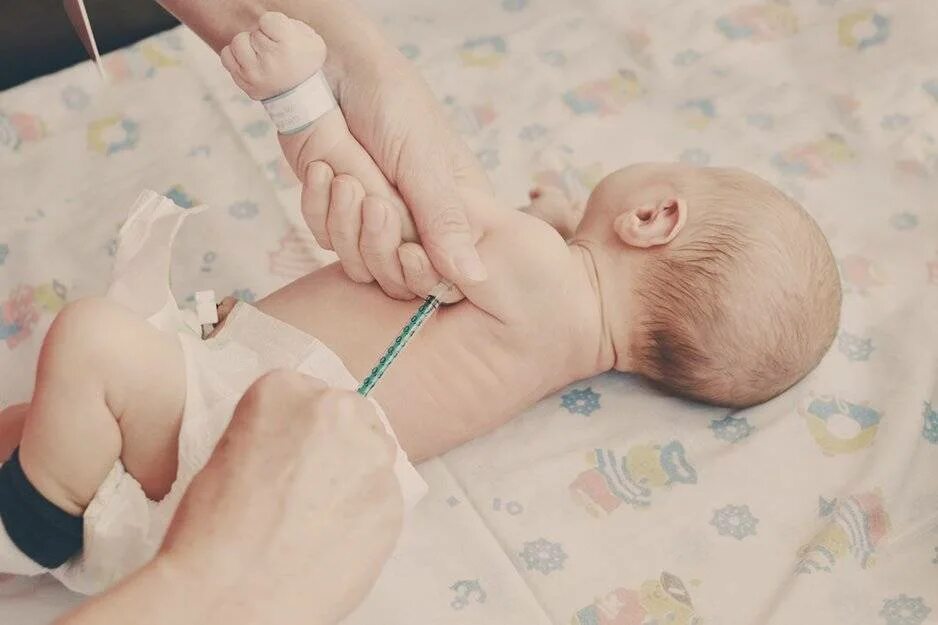 Вакцина БЦЖ. Вакцинация новорожденных БЦЖ. Вакцинация БЦЖ новорожденному. Вакцинация новорожденных в родильном доме. Вакцины в роддоме