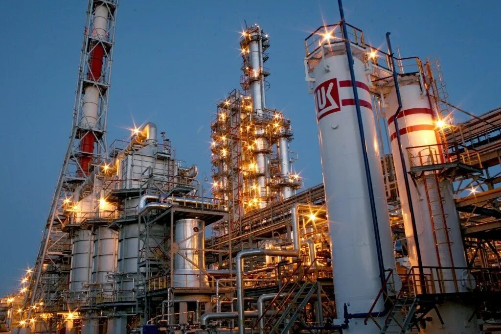 Завод по переработке нефти прилагательное. Газпром нефтехим салават территория. Гигиена труда при добыче нефти. Мнпз московский нефтеперерабатывающий завод. Завод по переработке нефти прилагательное.