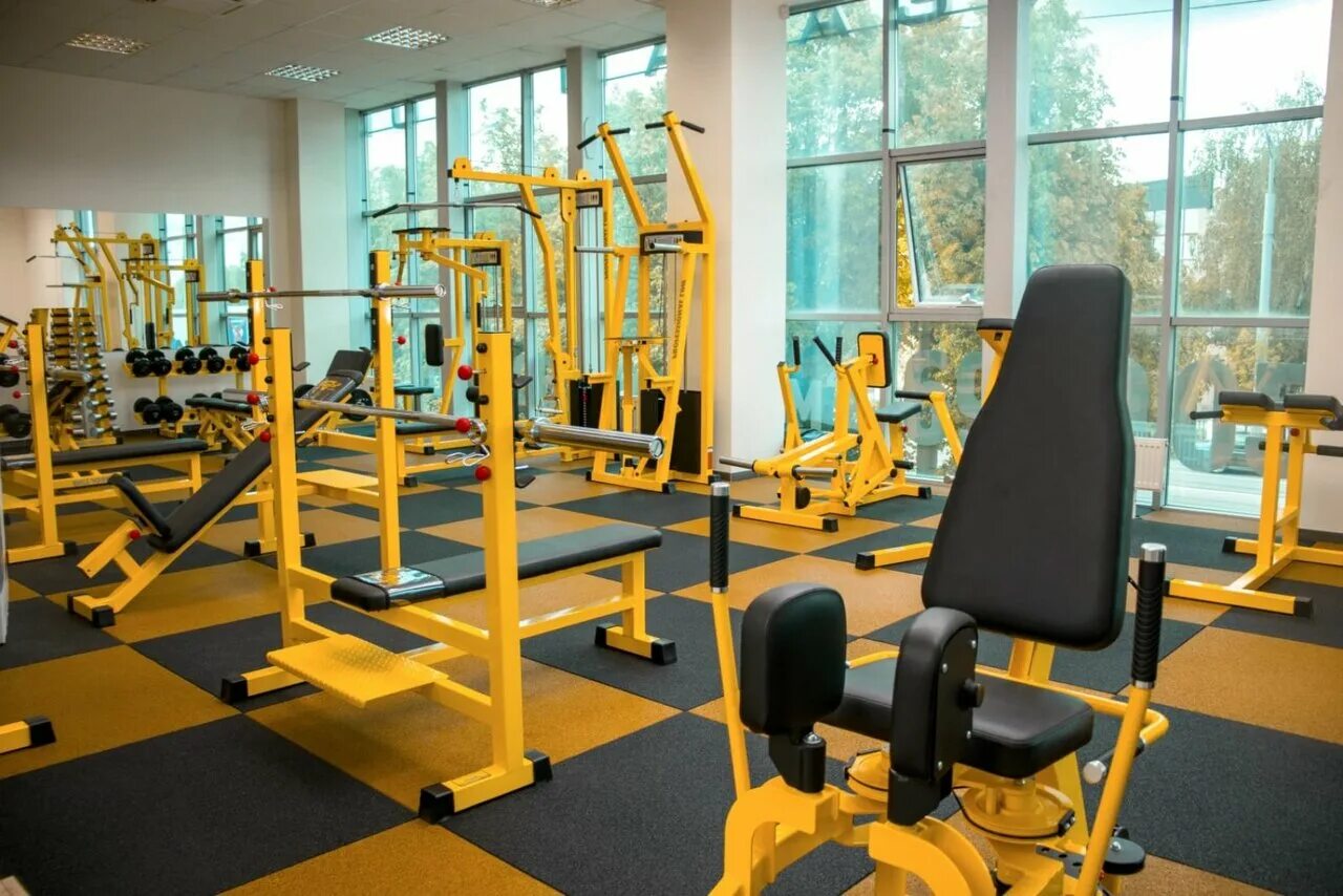 Спортивные залы калининграда. Спортзал чемпион Калининград. Фитнес клуб чемпион Калининград. Чемпион Суворова Калининград. Тренажёрные залы Калининграда.