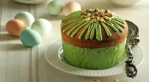 Кулич с белым шоколадом и фисташковым кремом