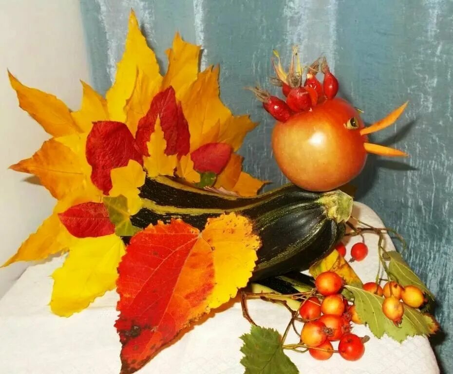 Овощи из листьев. Композиция дары осени. Поделка дары осени. Поделки из листьев и овощей в садик. Поделки на тему дары осени в школу.