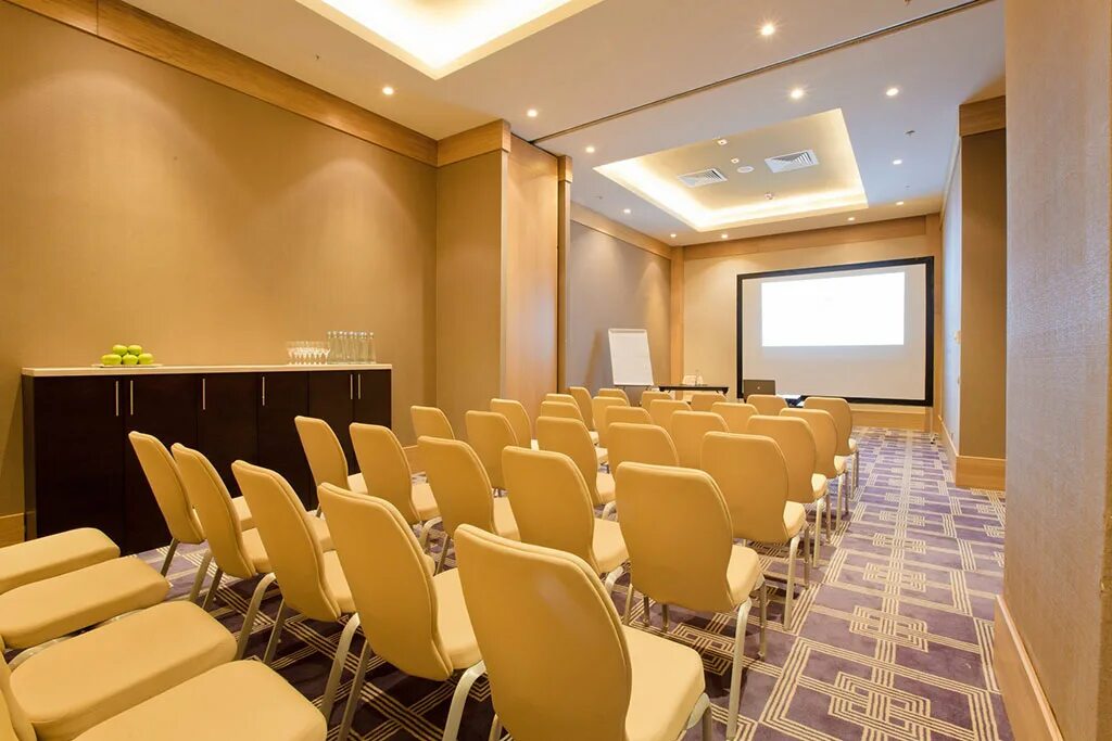 Rixos красная поляна залы. Rixos красная поляна конференц зал бальный. Movenpick hotel krasnaya polyana. Rixos красная поляна сочи зал конференц центр. Горки панорама отель красная поляна.