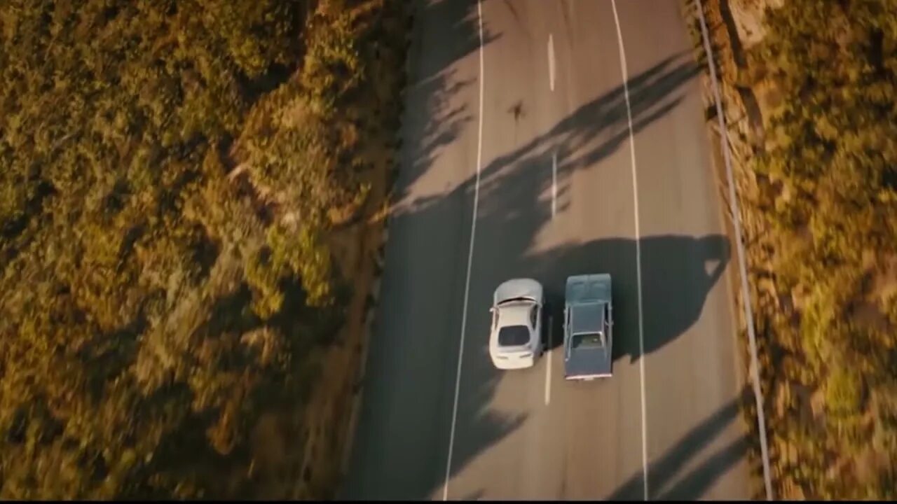 Форсаж пол уокер и вин дизель разъезжаются. Мем две дороги. Две дороги. Мем две дороги. Мем с машиной на развилке.