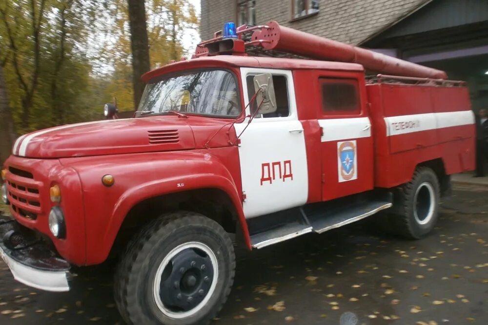 Добровольная пожарная дружина картинки. Пожарная машина в ней пожарная дружина. Пожарные машины вдпо. Г. Пожарный автомобиль.