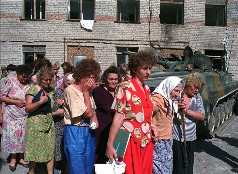 Буденновск 1995г захват больницы. Захват больницы в буденновске. Штурм больницы в буденновске. 1 июня 1995 года. 14 июня 1995 года – буденновск, захват больницы.