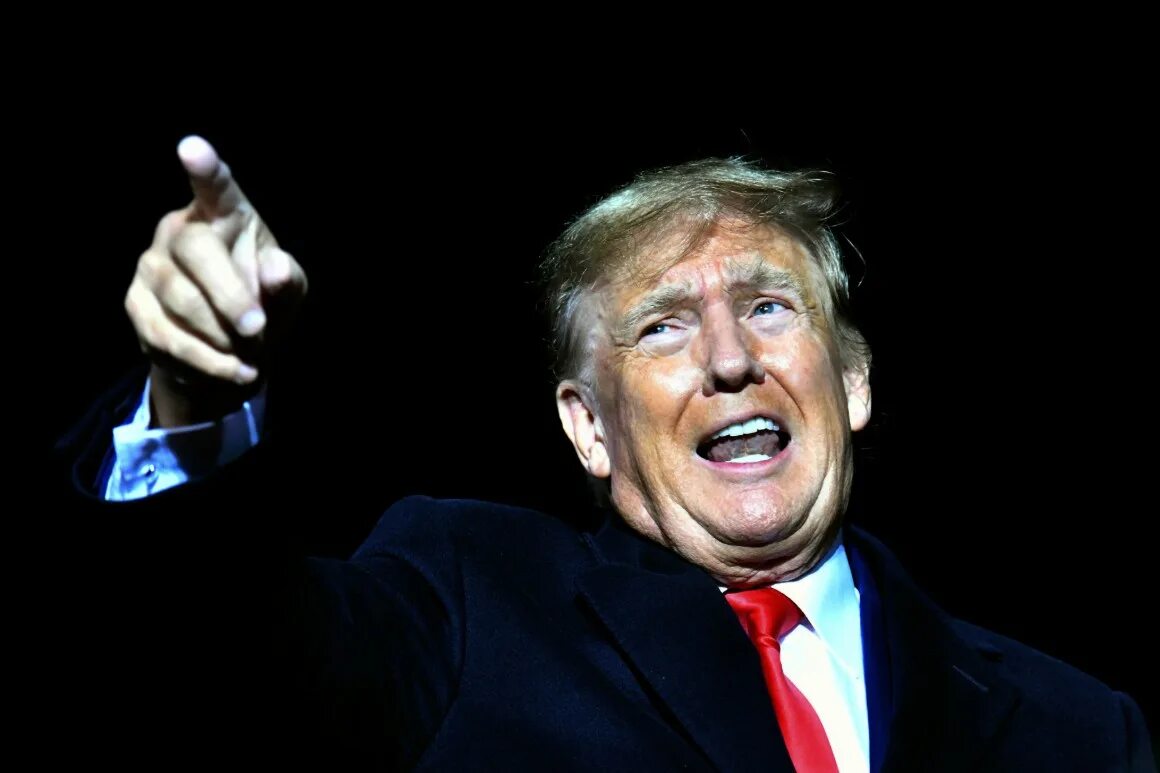 Former trump. Former trump. Дом дональда трампа. Карточки дональда трампа. Former trump.
