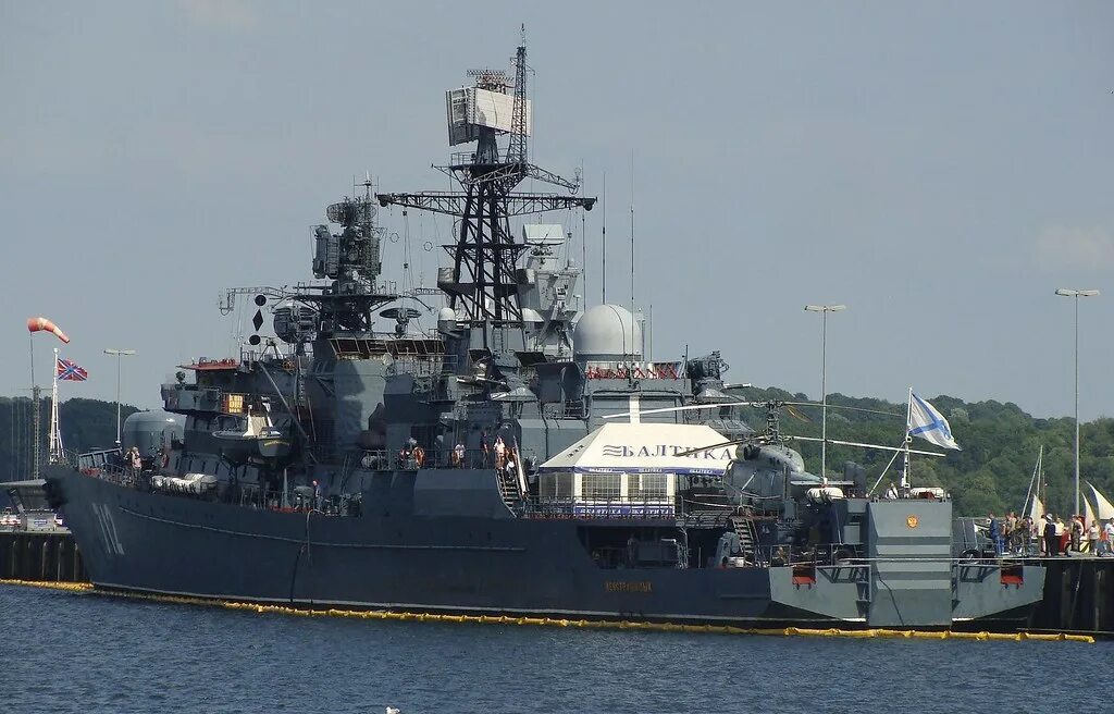 Open ship. Сторожевой корабль проекта 11540 ястреб. СКР Неустрашимый 712. Неустрашимый корабль Балтийского флота. Фрегат Неустрашимый 11540.