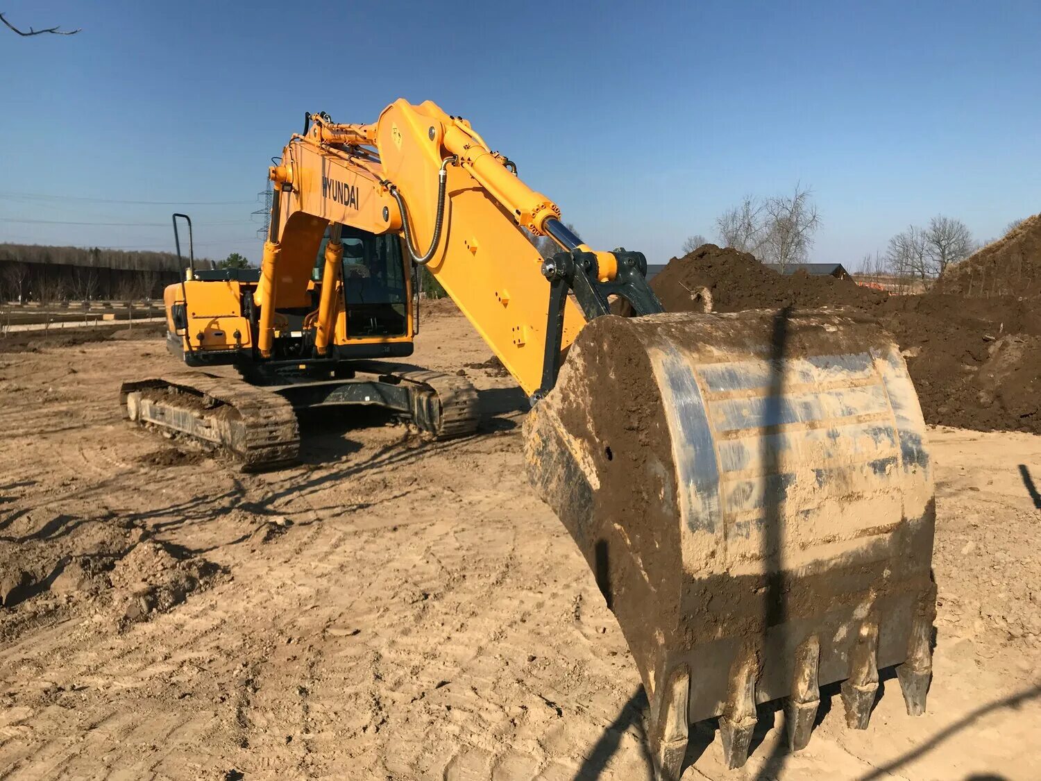 Техоптимум. Экскаватор 320. Японский экскаватор катерпиллер. Экскаватор hyundai 180 9s. Экскаватор caterpillar m317d2.