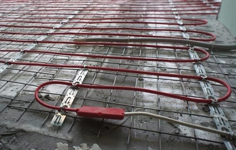 Можно ли отрезать теплый пол. Кабельный теплый пол в стяжку 15 мм. теплый пол кабель на 2.5 квадрата. кабель греющий xpi-5 прокладка в бетонный пол с терморегулятором. укладка греющего кабеля в стяжку своими руками.