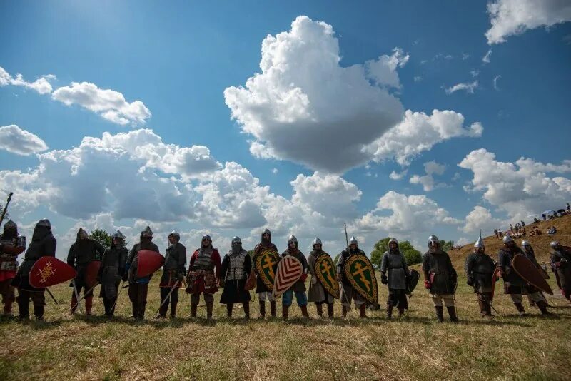 битва на воже рязань. битва на воже рязань 2022. исторические фестивали в удмуртии. битва на воже рязань 2022. лучник на средневековом турнире.