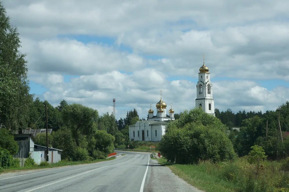 Погода середниково. Церковь Николая Чудотворца (Середниково). Середниково Шатурский район храм. С Середниково Шатурский церкви. Никольский храм Середниково Шатурский район.