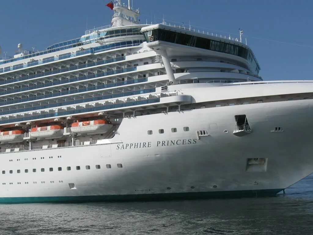 Крушение лайнера costa concordia. Лайнер принцесса сапфир. Круиз 2012. Celebrity reflection. Круизы в карибском бассейне лайнер.