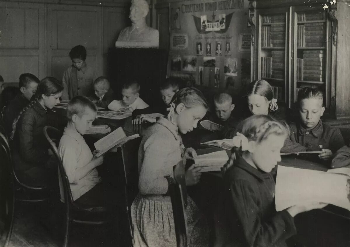 блокада ленинграда детская библиотека. библиотека маяковского блокадный ленинград. библиотеки в блокадном ленинграде. детские библиотеки в блокадном ленинграде. библиотека ленинграда в годы войны.