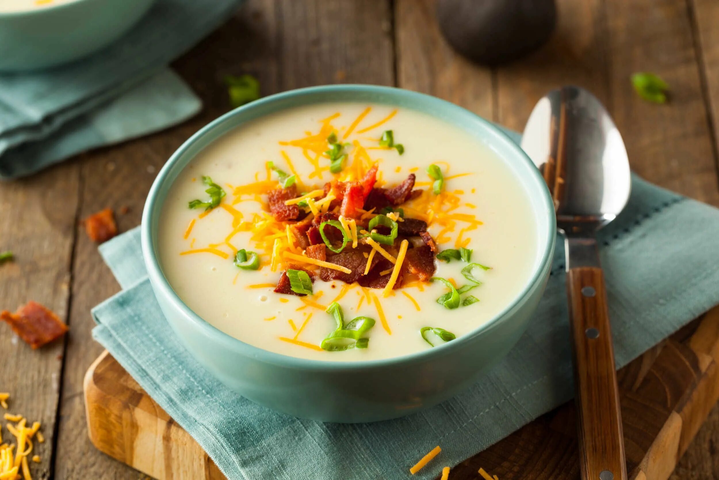 Суп на обед быстро и вкусно. Картофельный крем суп с беконом. суп из печёного картофеля. сырный крем суп чеддер. суп чесночный по-мадридски.