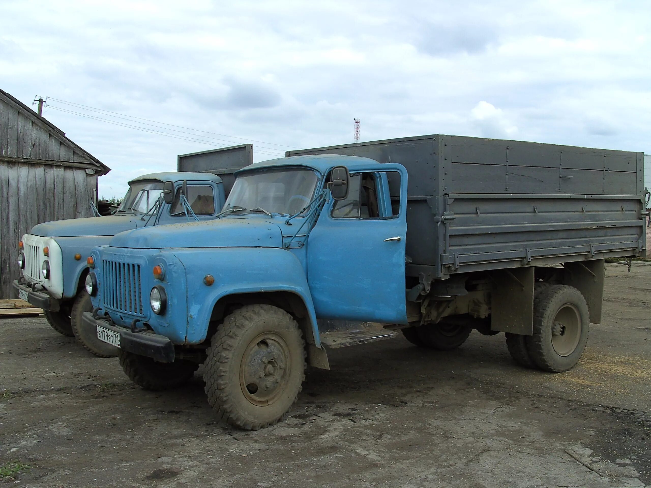 ГАЗ-53 грузовой. ГАЗ 53 бортовой. ГАЗ 53 2005. ГАЗ 53 самосвал и бортовой.