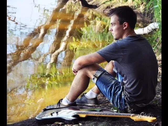 Песня нежно обниму подойди ко мне давай. Леша каспер нежно обниму. леша каспер певец. леха каспер приманки.