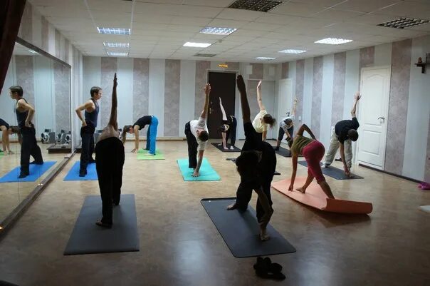Iron fitness долгопрудный. Групповые занятия айрон фитнес сергиев посад. Айрон фитнес сергиев посад фото. Фитнес зал сергиев посад. Групповые занятия айрон фитнес сергиев посад.