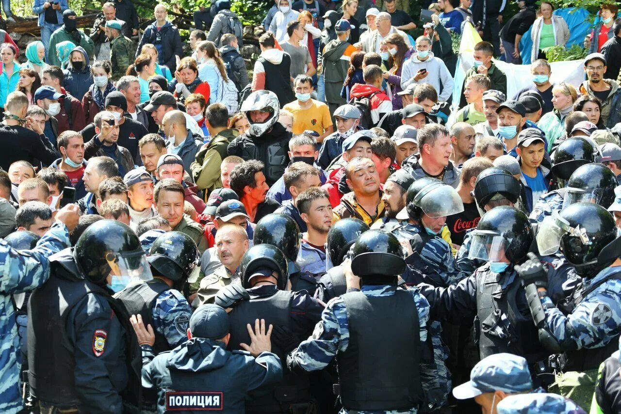 Из за чего конфликт в башкирии. Протесты шихан куштау. башкирия гора куштау протесты. протесты куштау в башкирии 2025. битва за куштау.