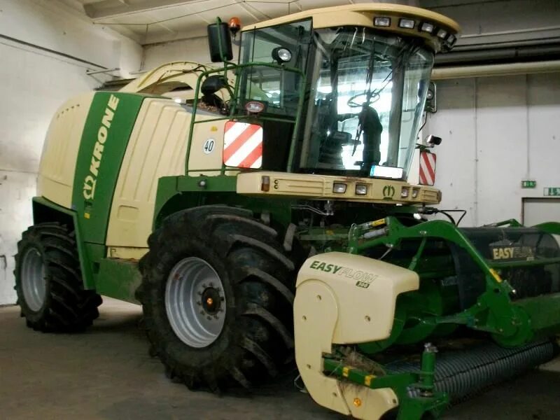 650 крон. Кормоуборочный комбайн Krone big x. Krone big x 650. Krone комбайн big-x 1500. Брудер комбайн Krone big x.