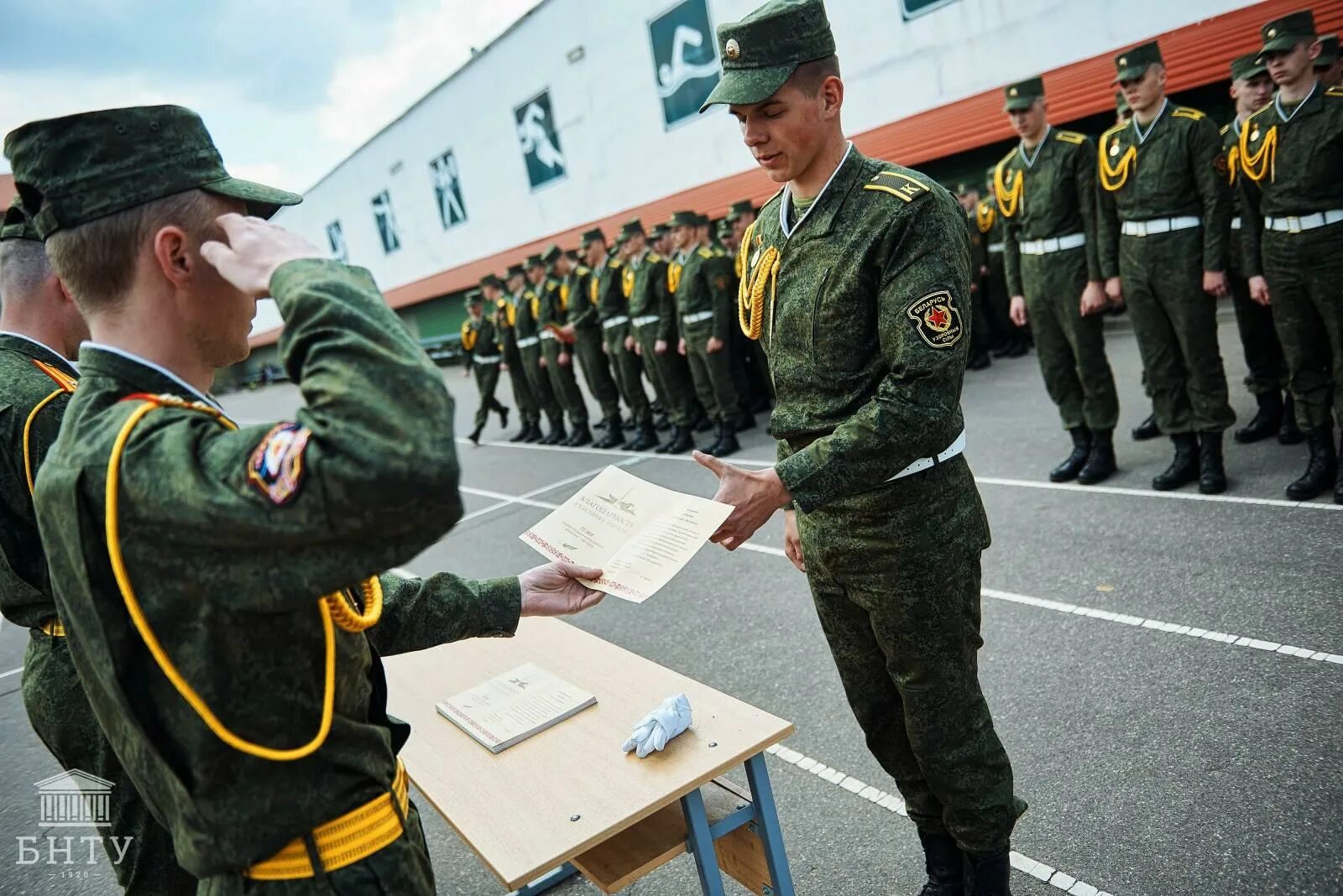 Контрактная армия. Служба по контракту в армии. Форма курсантов. Контрактник поступление. Контрактник поступление.