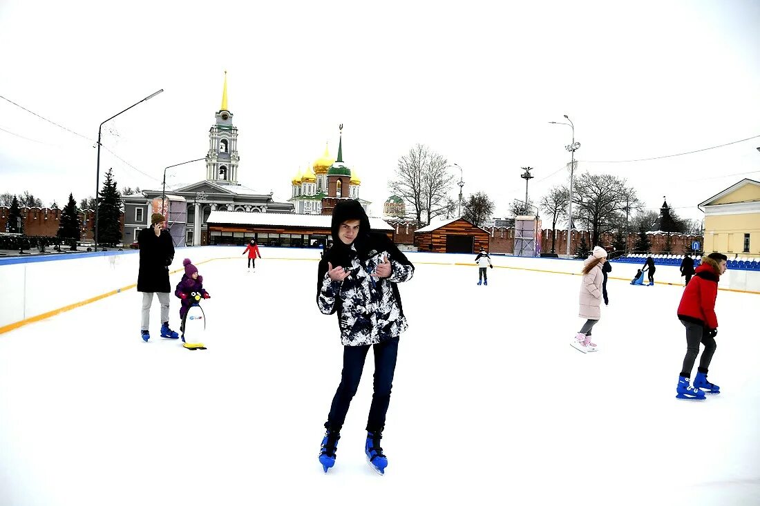 Стадион труд сормовский парк. Каток сокольники. Каток цпкио в санкт-петербурге. Покататься на коньках в нижнем. Каток в приокском районе нижнего новгорода.