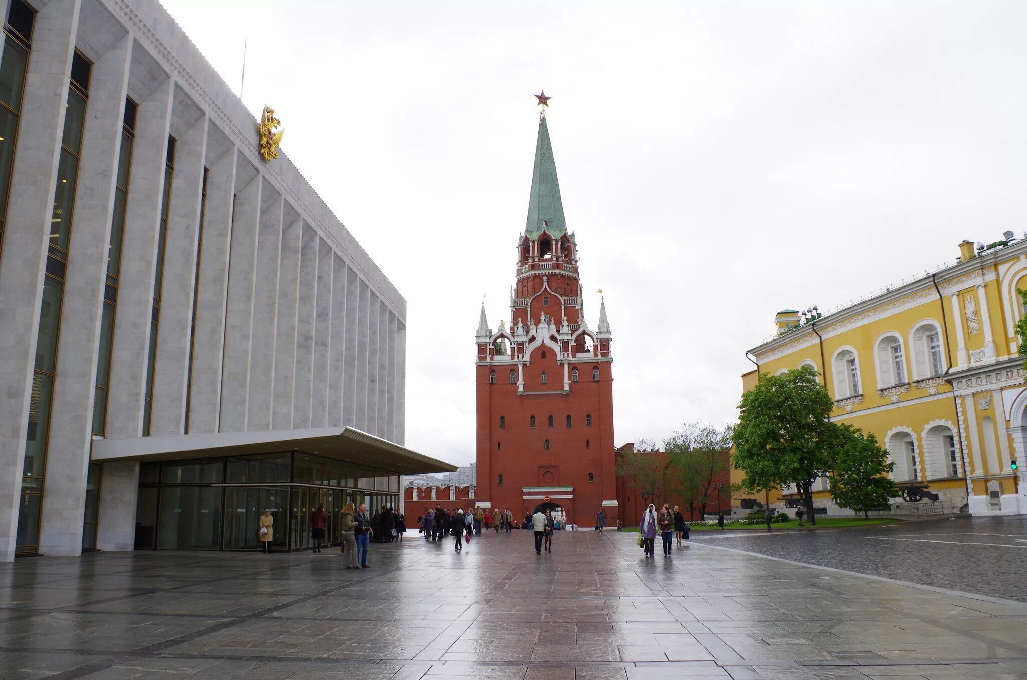 В каком году был построен государственный кремлевский. Государственный Кремлевский дворец Москва. Государственный Кремлёвский дворец дворцы Московского Кремля. Кремль государственный Кремлевский дворец. Государств Кремлевский дворец в Москве.