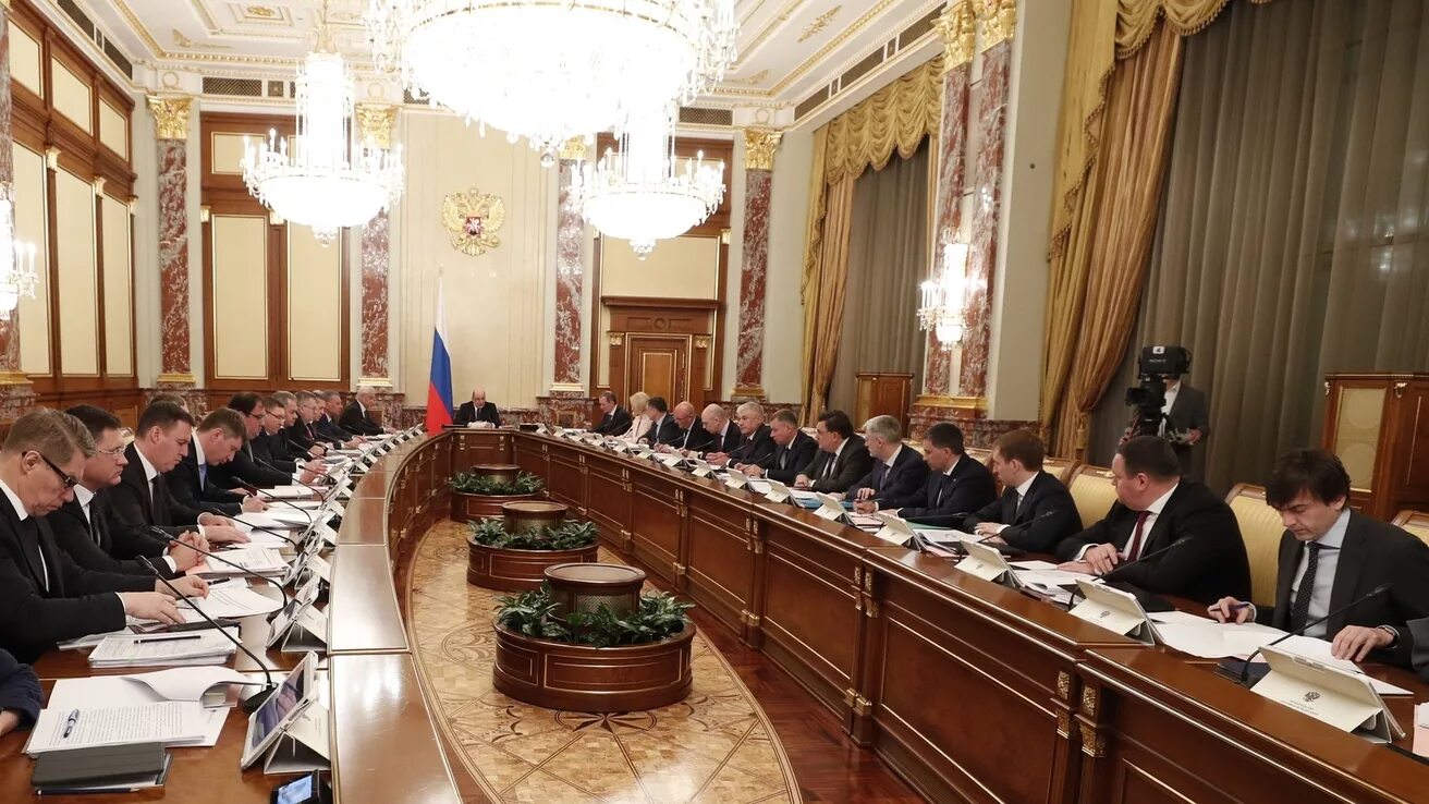 парламентская республика. состав министров правительства рф. первый зам председателя правительства рф. правительство состоявшее из представителей. структура правительства московской области.