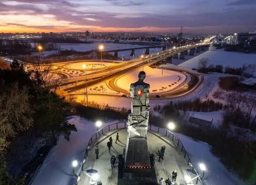 Монумент память шахтерам Кузбасса г Кемерово. Памятник шахтерам Кузбасса Кемерово. Кузбасс смотровая площадка. Красивые места Кузбасса.