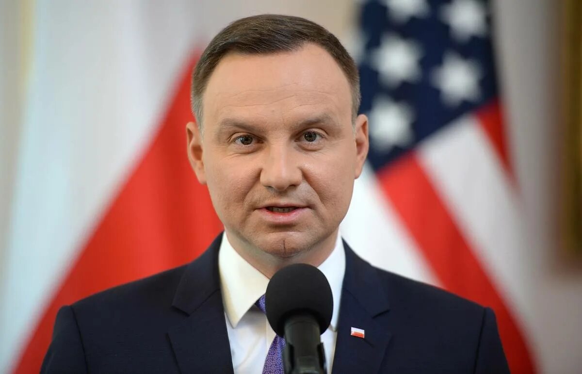 Анджей дуда в нато. Республики польша анджей дуда. Выступление президента. Выступление польского. Польский парламент дуда.