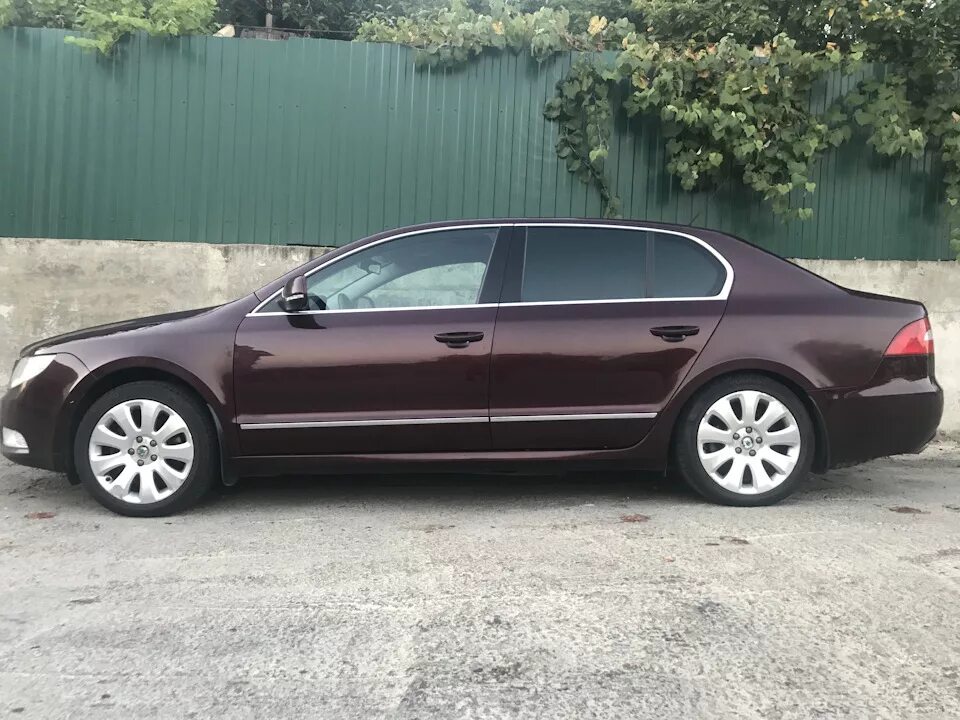 Superb mk2. Skoda superb mk2. шкода суперб мк2. бордовый суперб 2. шкода суперб бордовая.