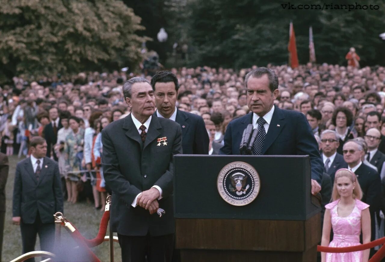 Приезд в сша. Визит Брежнева в США 1973. Визит Никсона в Москву 1972. Никсон и Брежнев 1972.