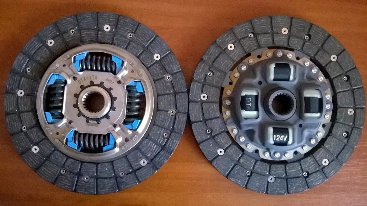 Диск сцепления двигатель 1. Aisin dt124v. диск сцепления aisin dtx220. aisin dt124v диск сцепления. aisin dtx203 диск сцепления.
