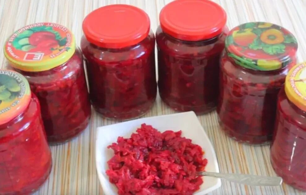 Свекла на зиму с уксусом. Свекла в банке. свёкла на зиму в банках. заправка для борща в банке. борщ в банке.