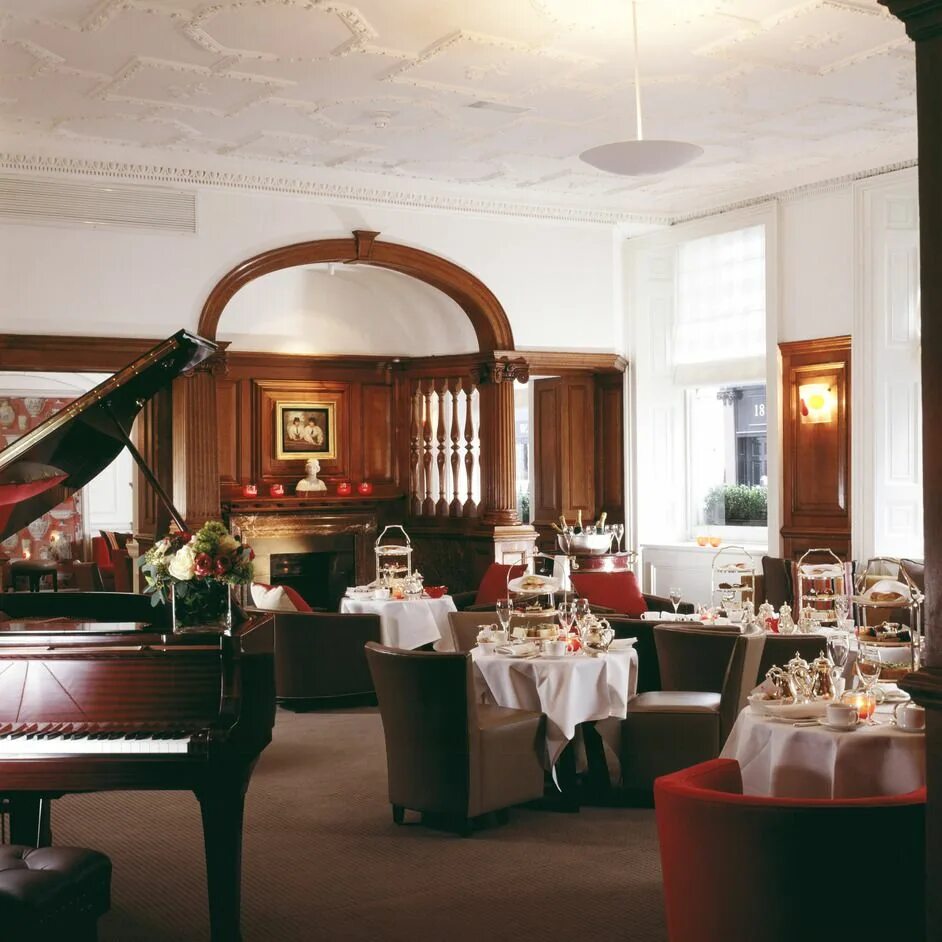 Browns london. Отель Браун Лондон. Отель Brown's в Лондоне. Чайная комната в Британии 19 век. Чайные комнаты в Великобритании.