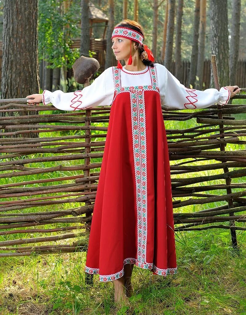 Русский народный костюм. Русский сарафан. Русско народная женщина. Русский костюм женский. Русско народная женщина.