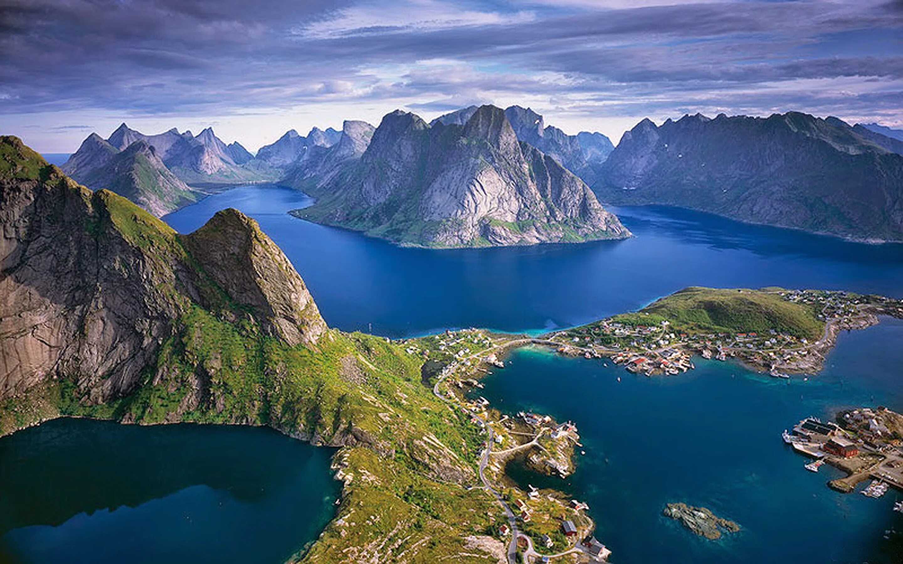 Норвегия высота над уровнем моря. Лофотенские острова, Норвегия. Осло Норвегия фьорды. Скандинавия фьорды. Норвегия скандинавские горы и фьорды.