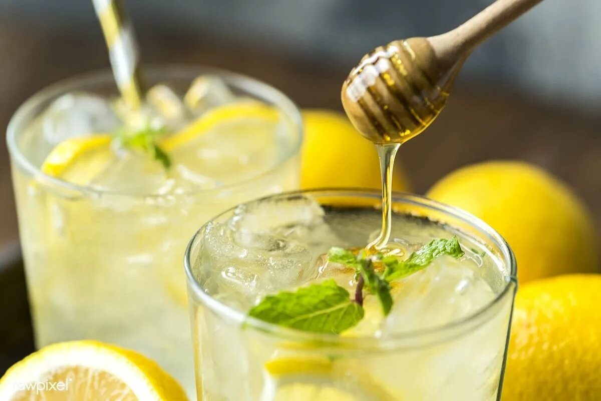 Лимонад. Лимонный напиток. Медовый лимонад. Лимонная вода.